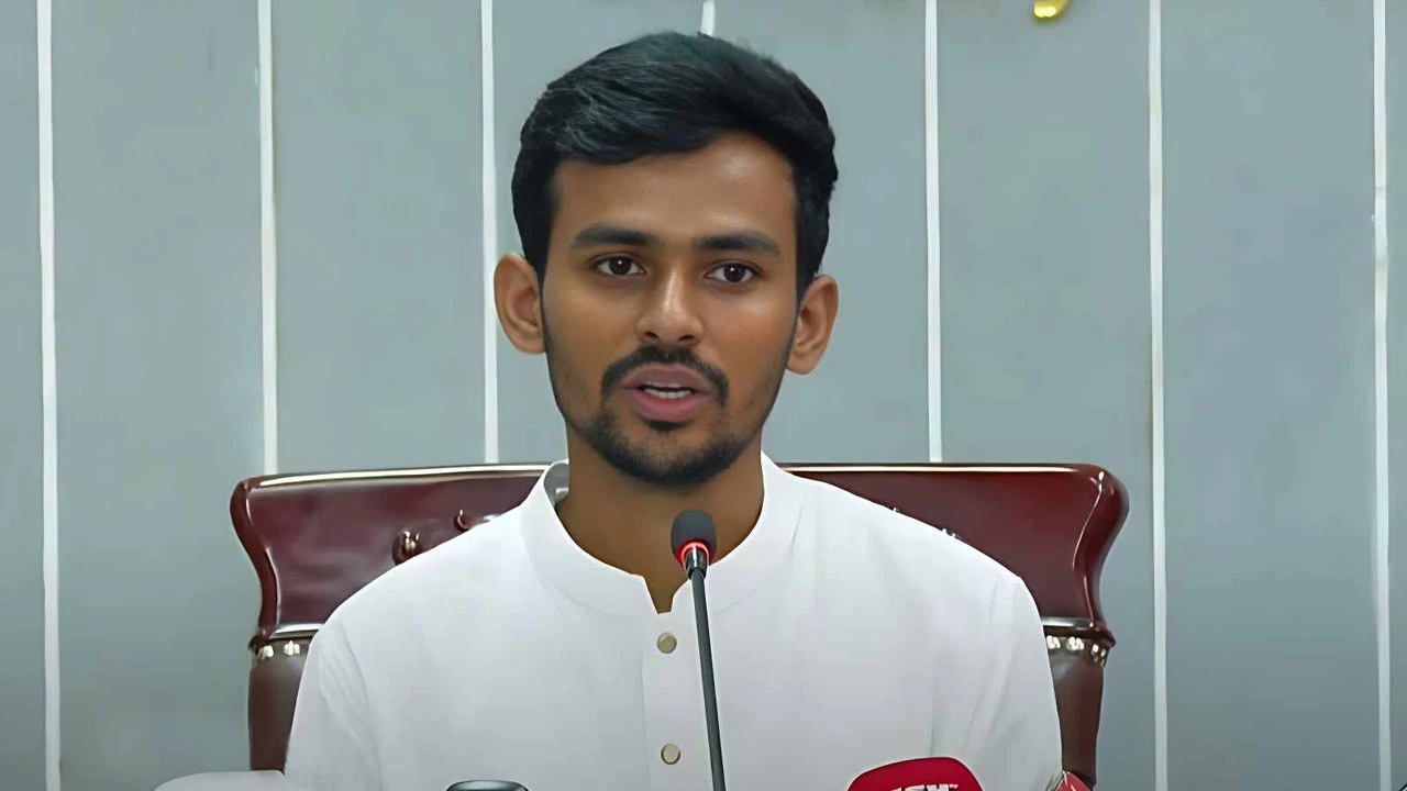নিষিদ্ধ হচ্ছে যুবলীগ ও স্বেচ্ছাসেবক লীগ : আসিফ মাহমুদ